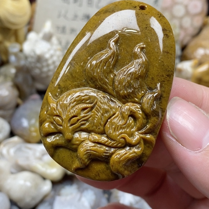 颈饰未镶嵌硅化珊瑚（珊瑚玉）