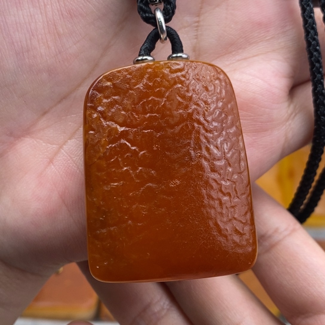 琥珀吊坠(赠链)未镶嵌