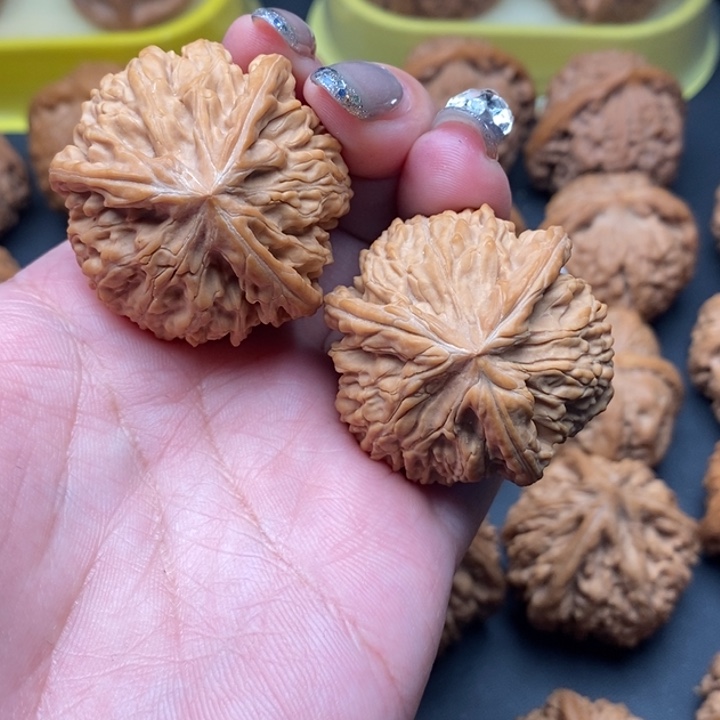 文玩核桃吊坠优***彪三棱