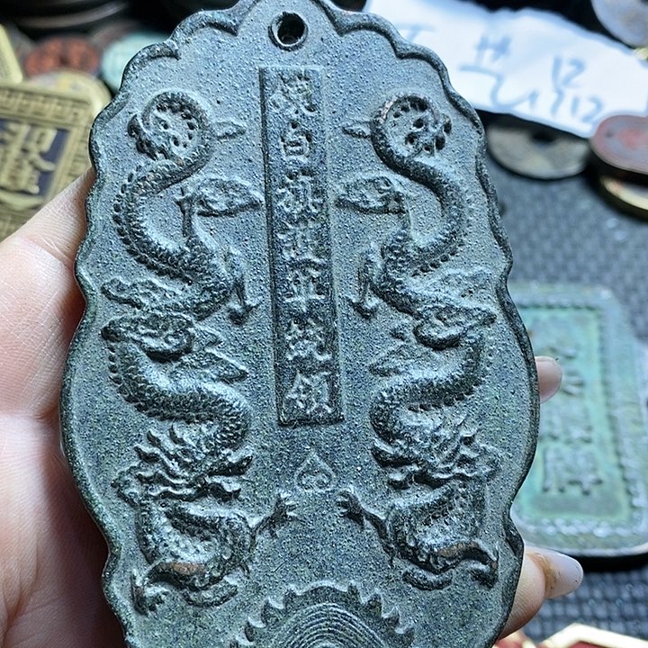 封***爱铜现代文创工艺品花钱