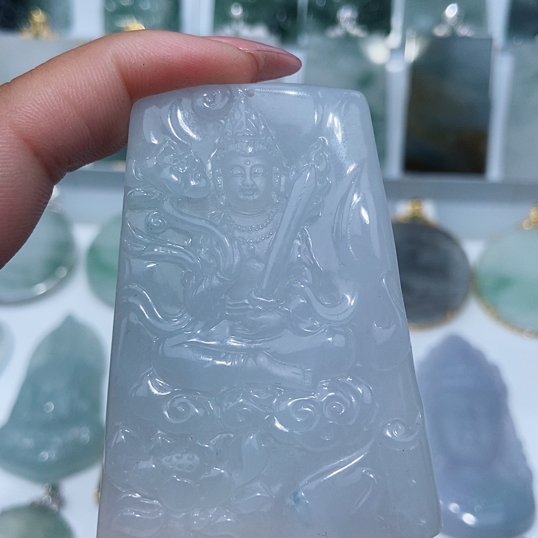 翡翠颈饰未镶嵌缅甸