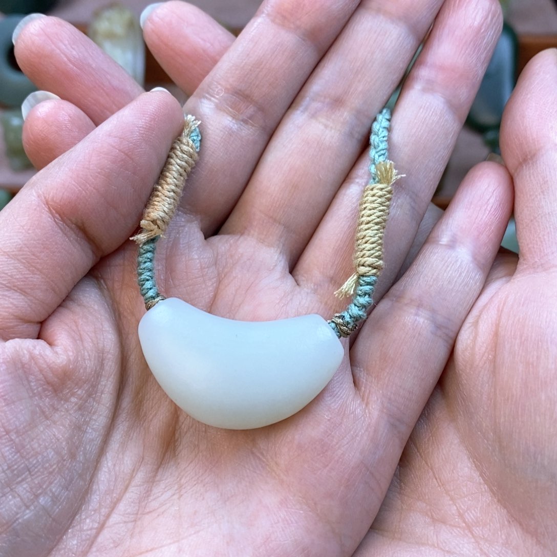 和田玉颈饰未镶嵌定制