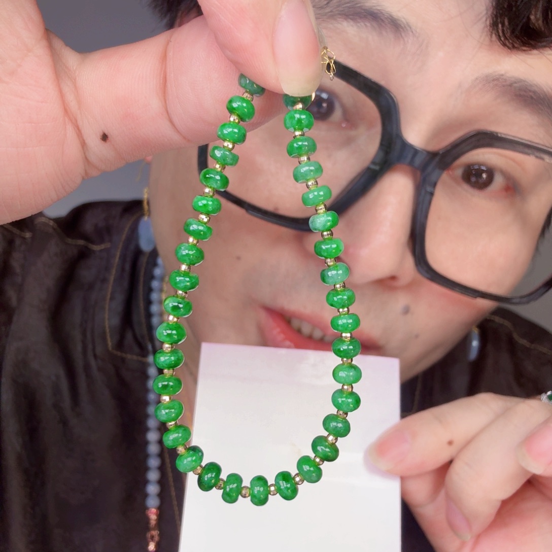 翡翠18K金镶嵌颈饰一件