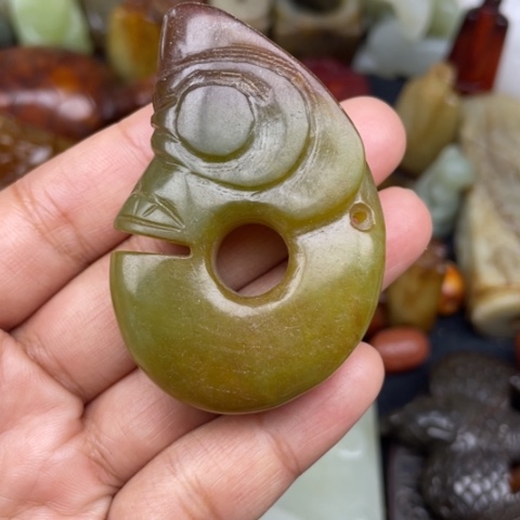 蛇纹石玉未镶嵌颈饰15