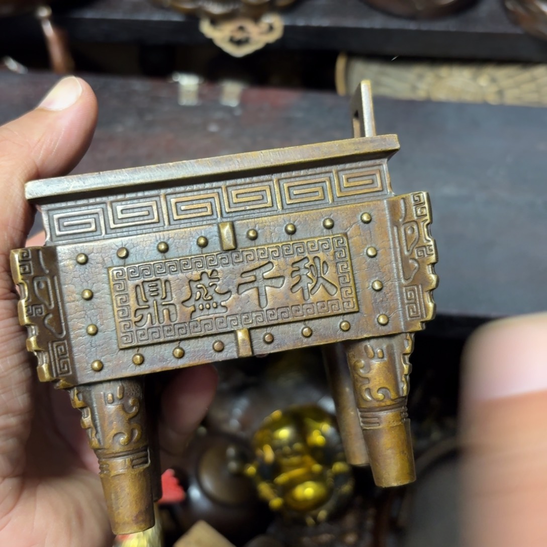 铜器工艺精湛 点击下单