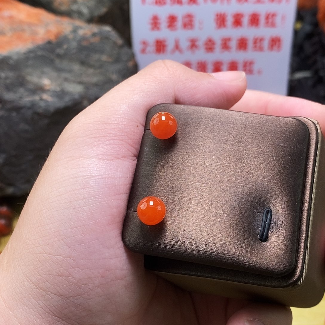 南红玛瑙18K金镶嵌手链