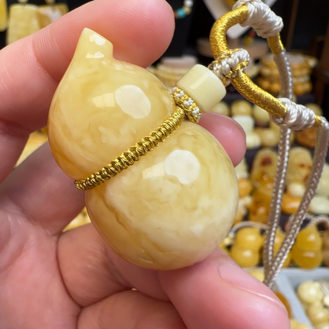 琥珀未镶嵌套链天然俄料虎皮妖花蜜蜡葫芦吊坠