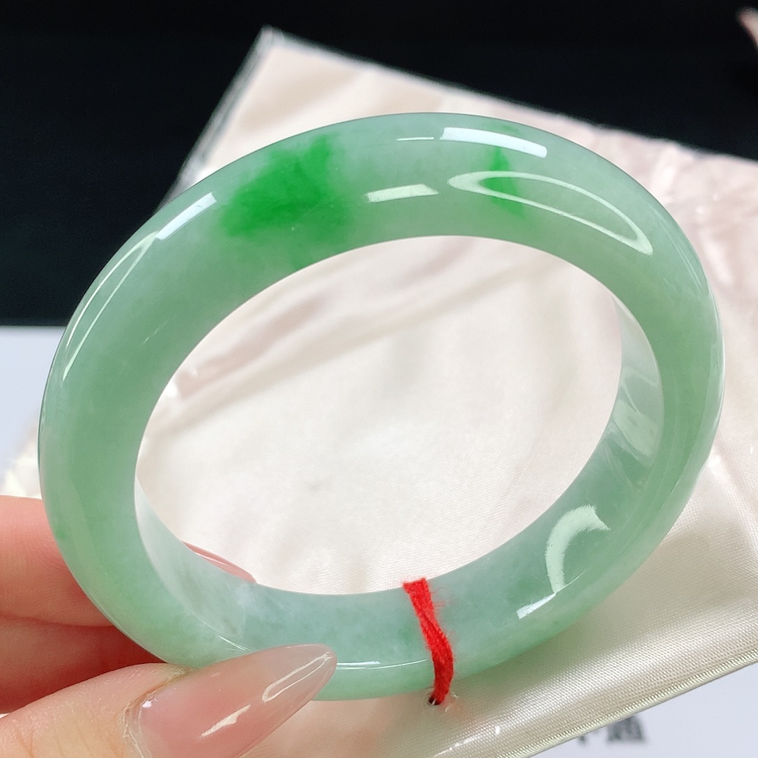 未镶嵌手镯翡翠682