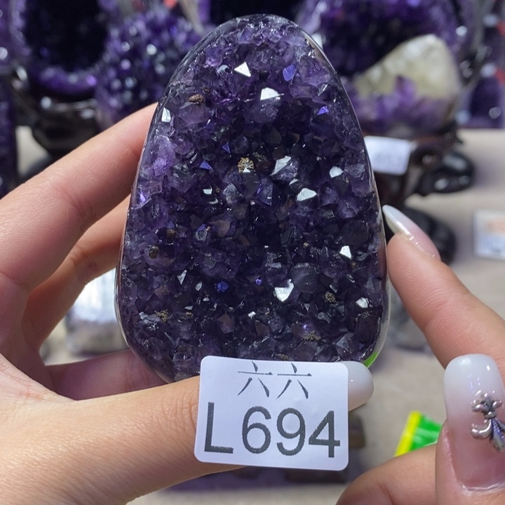 未镶嵌水晶大型摆件（非配饰）