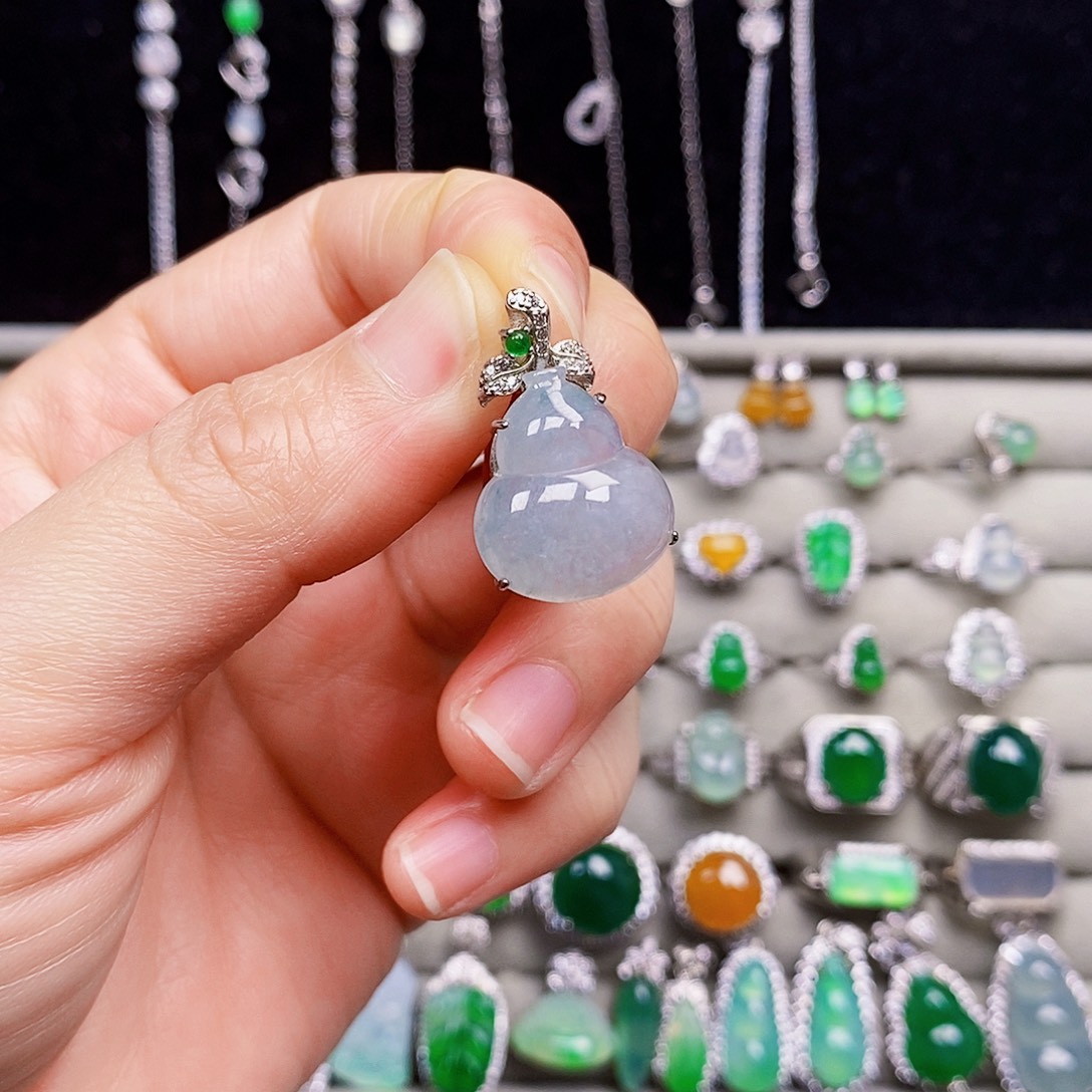 翡翠银S925镶嵌颈饰葫芦