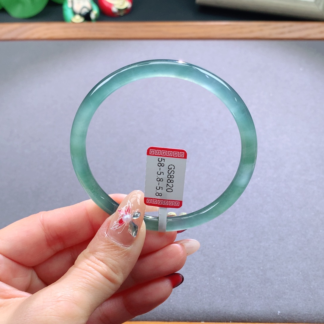 翡翠手镯未镶嵌天然翡翠手镯叮当镯