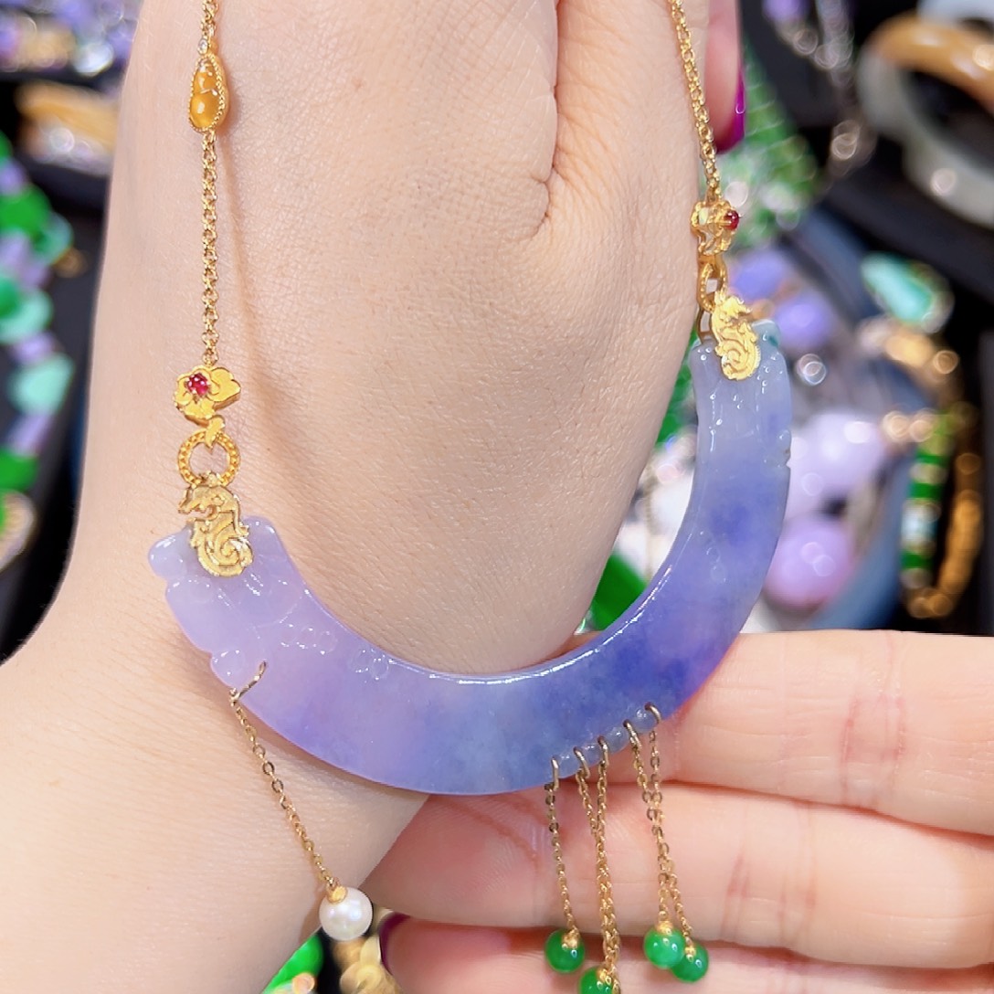 翡翠颈饰18K金镶嵌签收后24小时鉴赏期