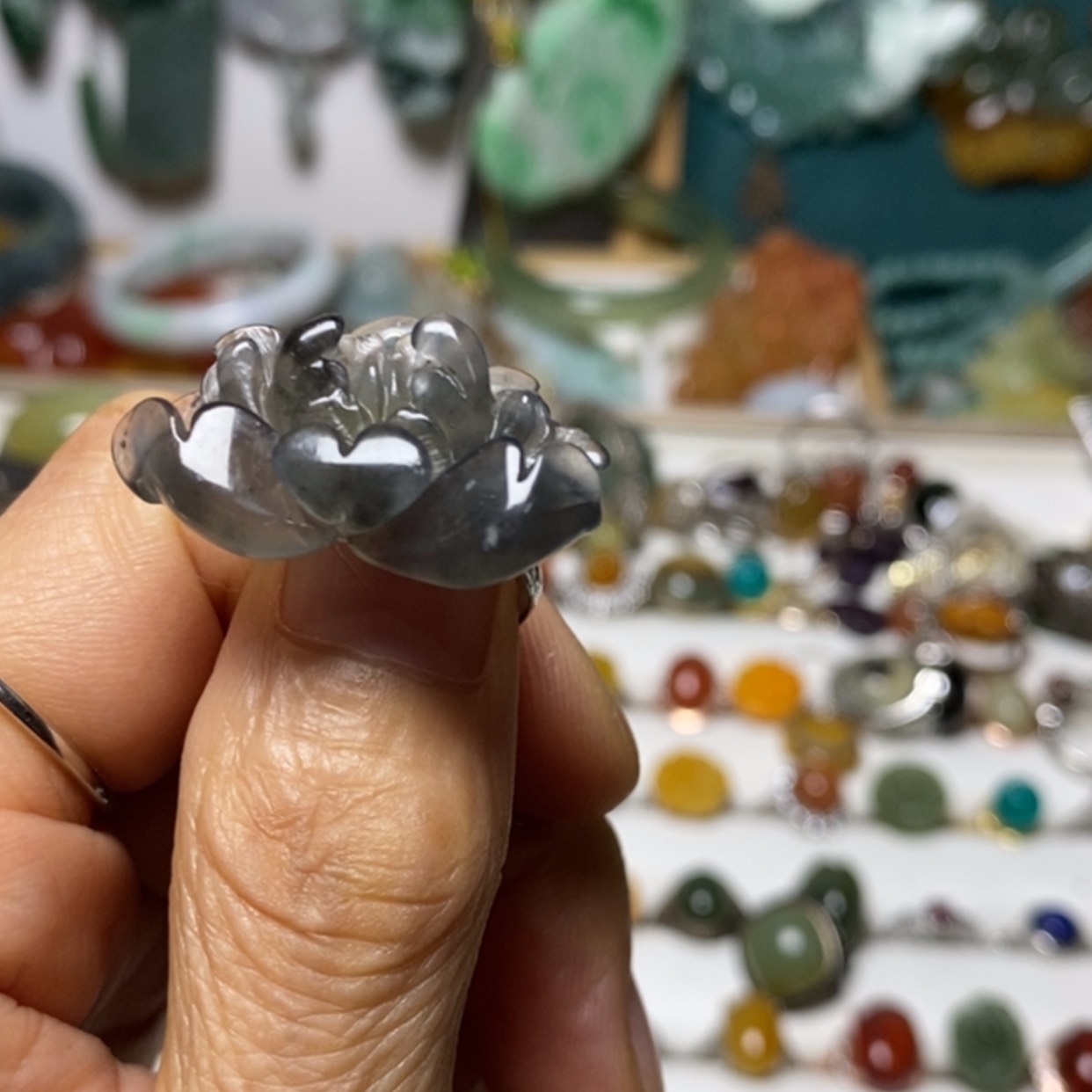 【闪购商品】翡翠吊坠(赠链)未镶嵌