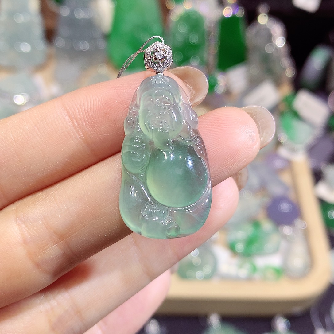 翡翠18K金镶嵌颈饰财