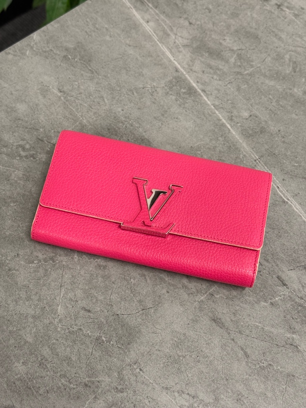 95新 LouisVuitton/路易威登 海棠粉Capucines钱包单肩包
