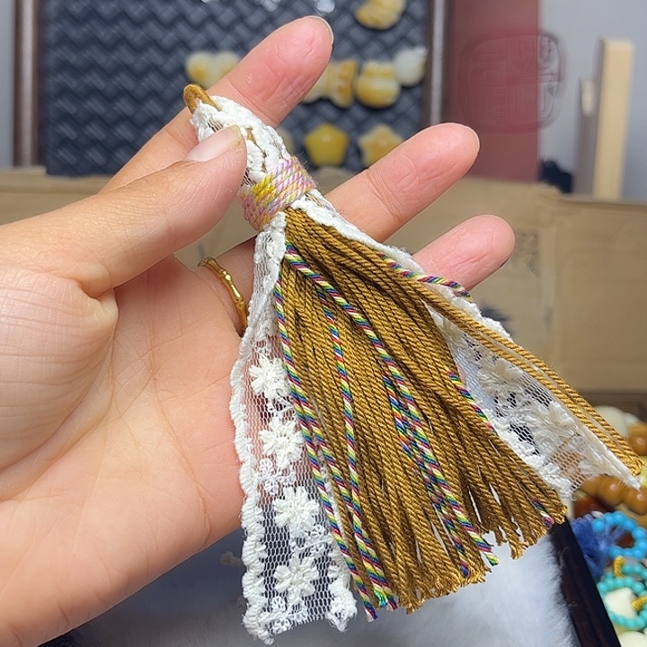 猴头核桃吊坠棕流苏