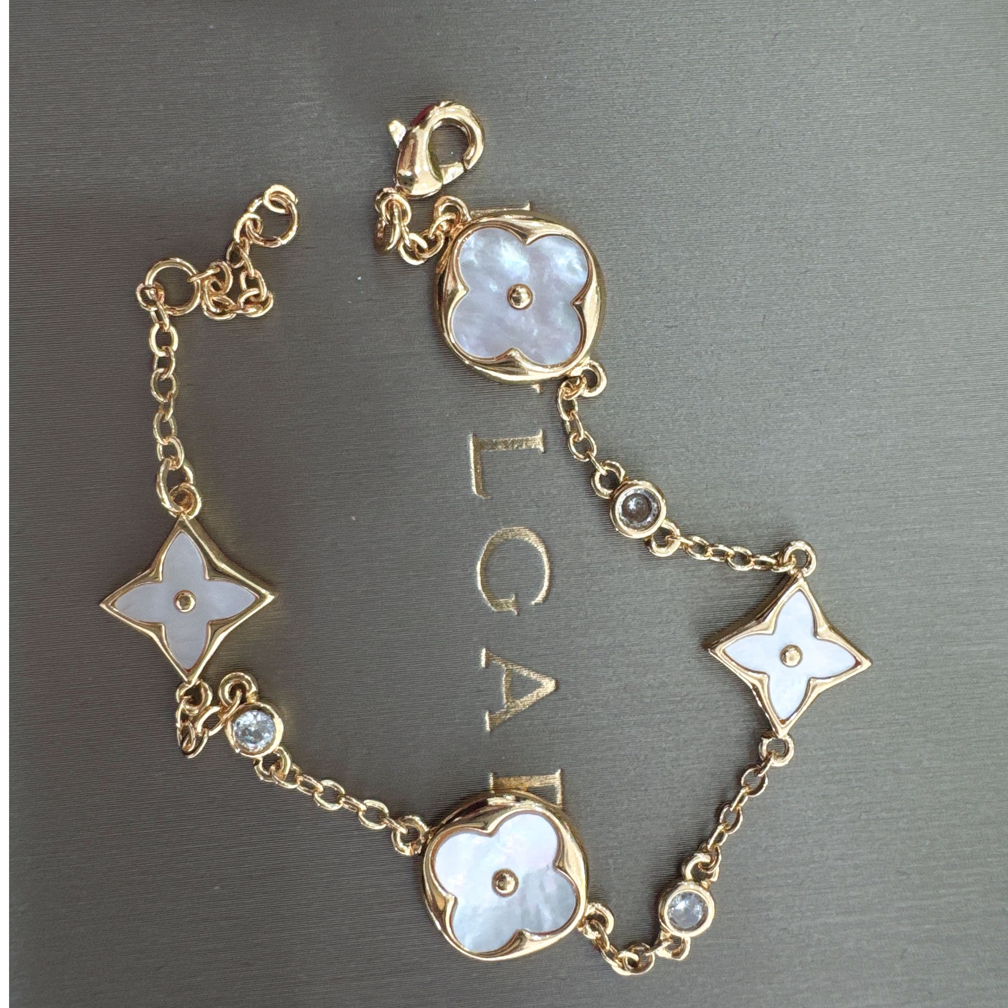 铜合金手链 时尚款手链白色气质轻奢百搭镶嵌1077