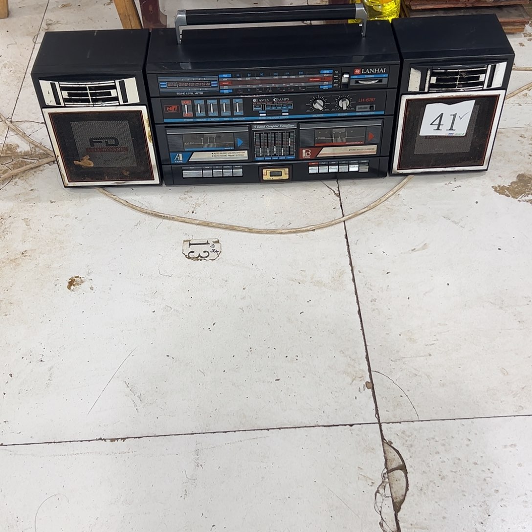 m***n老民俗物件录音机摆件