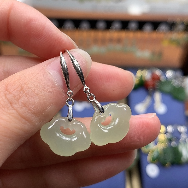 和田玉银S925镶嵌耳饰如意锁冰晴水