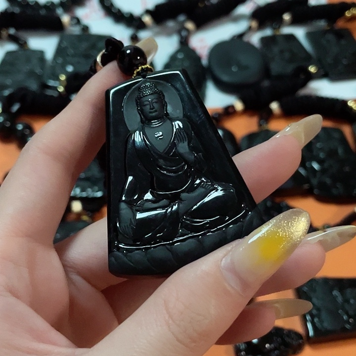 翡翠颈饰未镶嵌云*