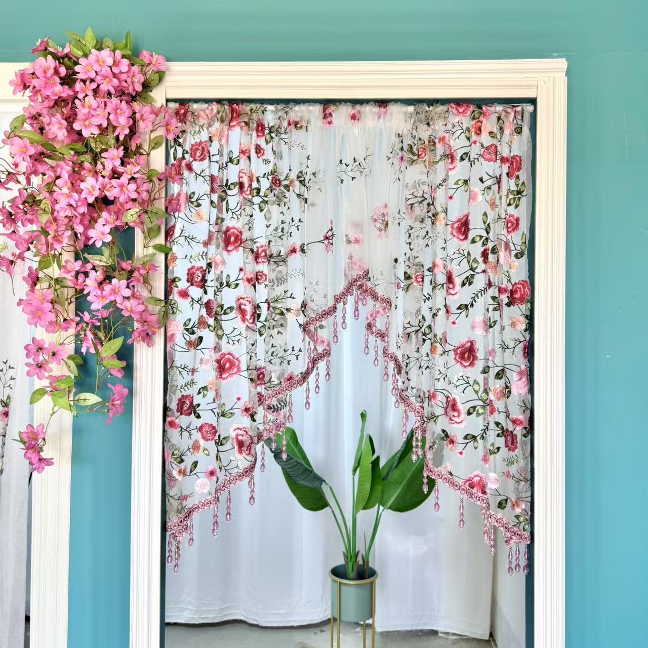 【免打孔伸缩杆】轻奢玫瑰家用卧室门帘蕾丝纱帘厨房隔断帘手工吊坠