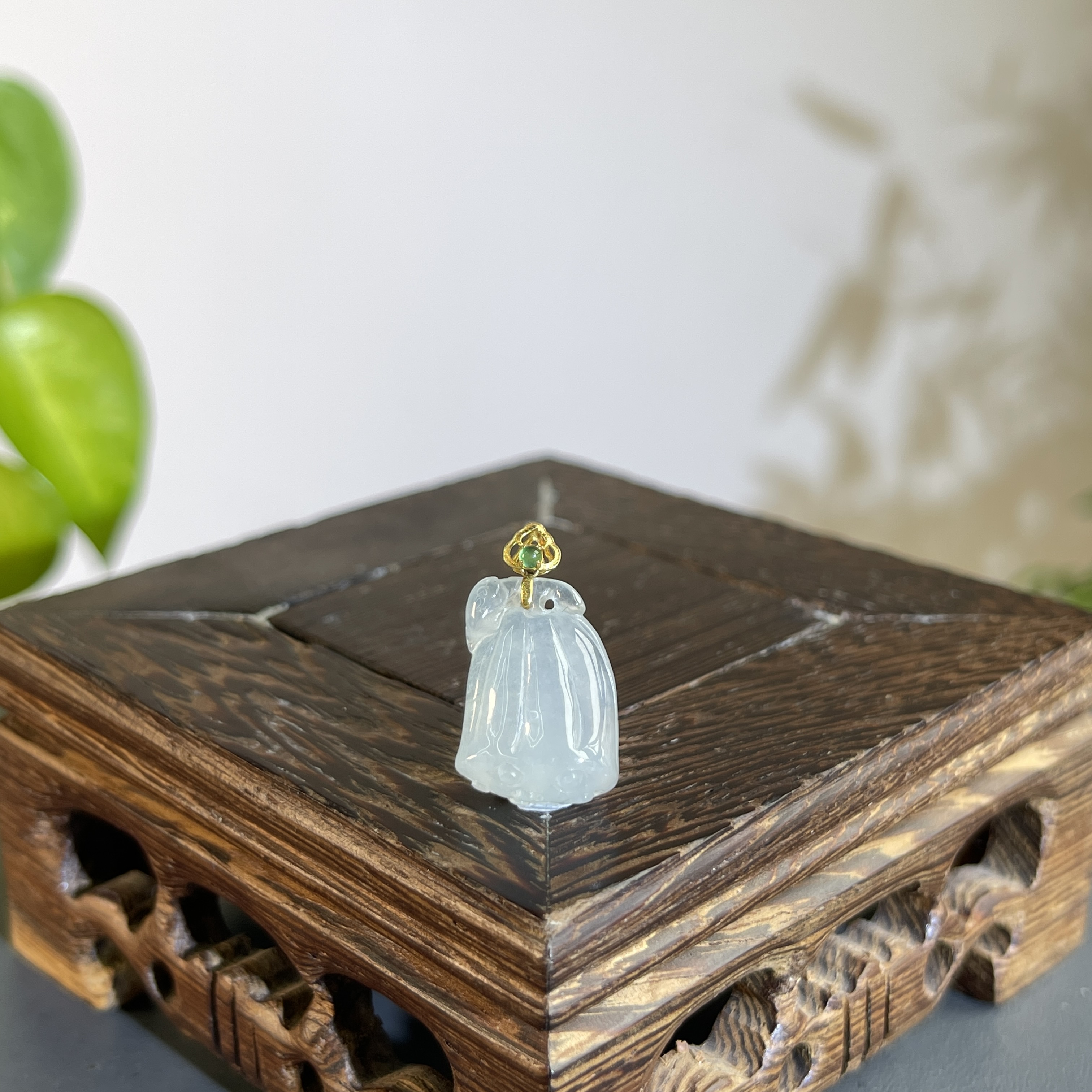 JCB08-25 天然缅甸A货翡翠 18K扣蓬荜生辉