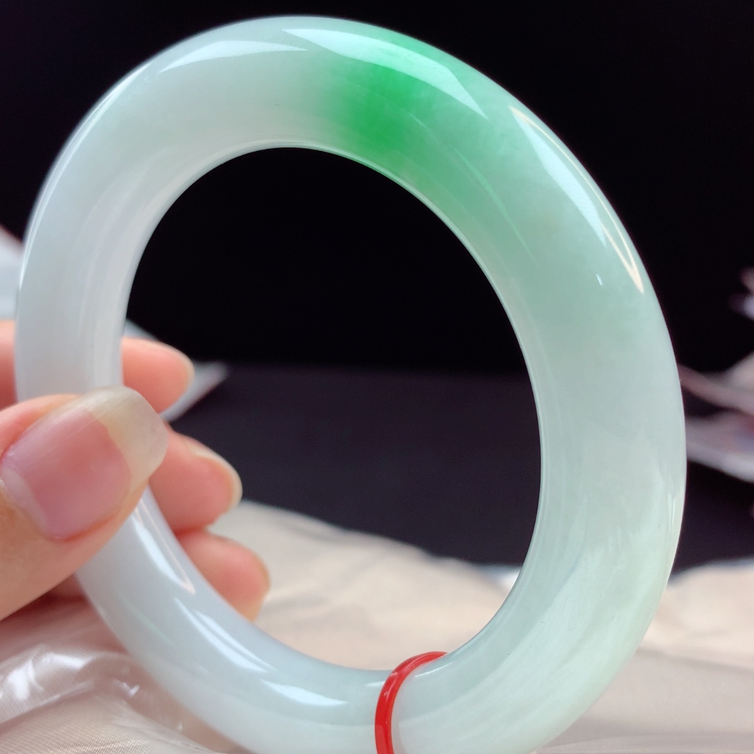 未镶嵌手镯翡翠?****༊96769，