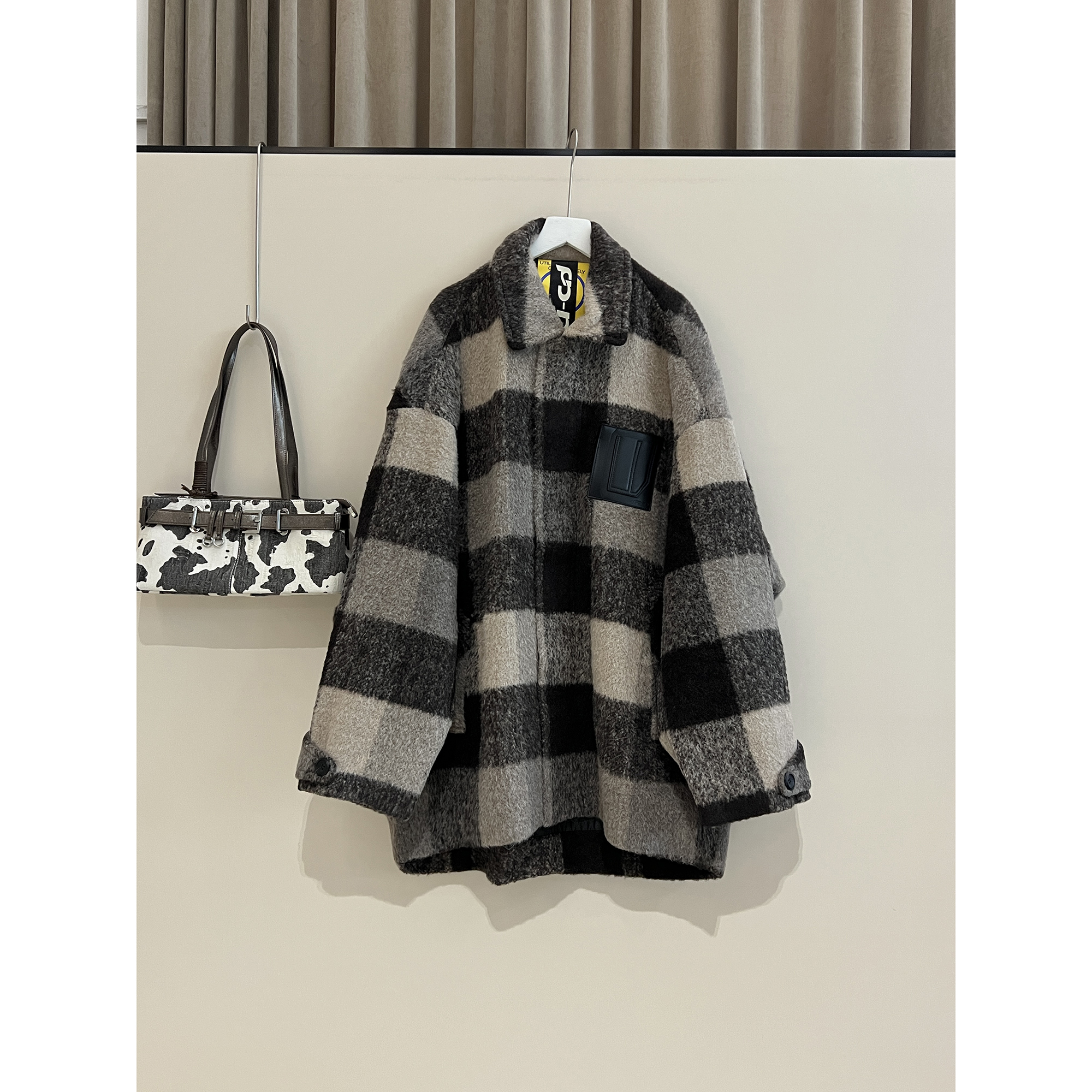 宽松大版咖色格子毛呢羽绒服外套（男女同款）WJ24027