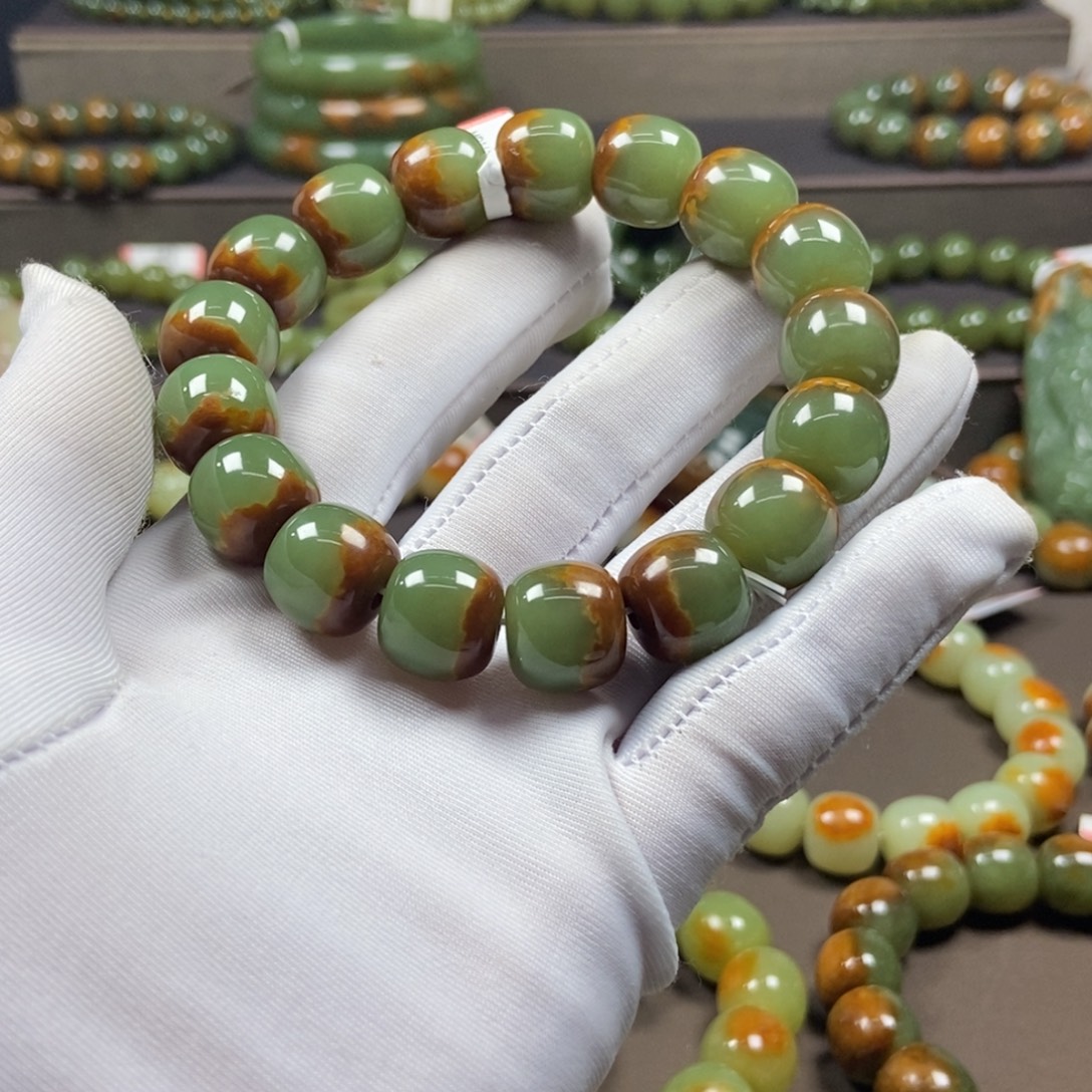 L***L手链未镶嵌透闪石质玉