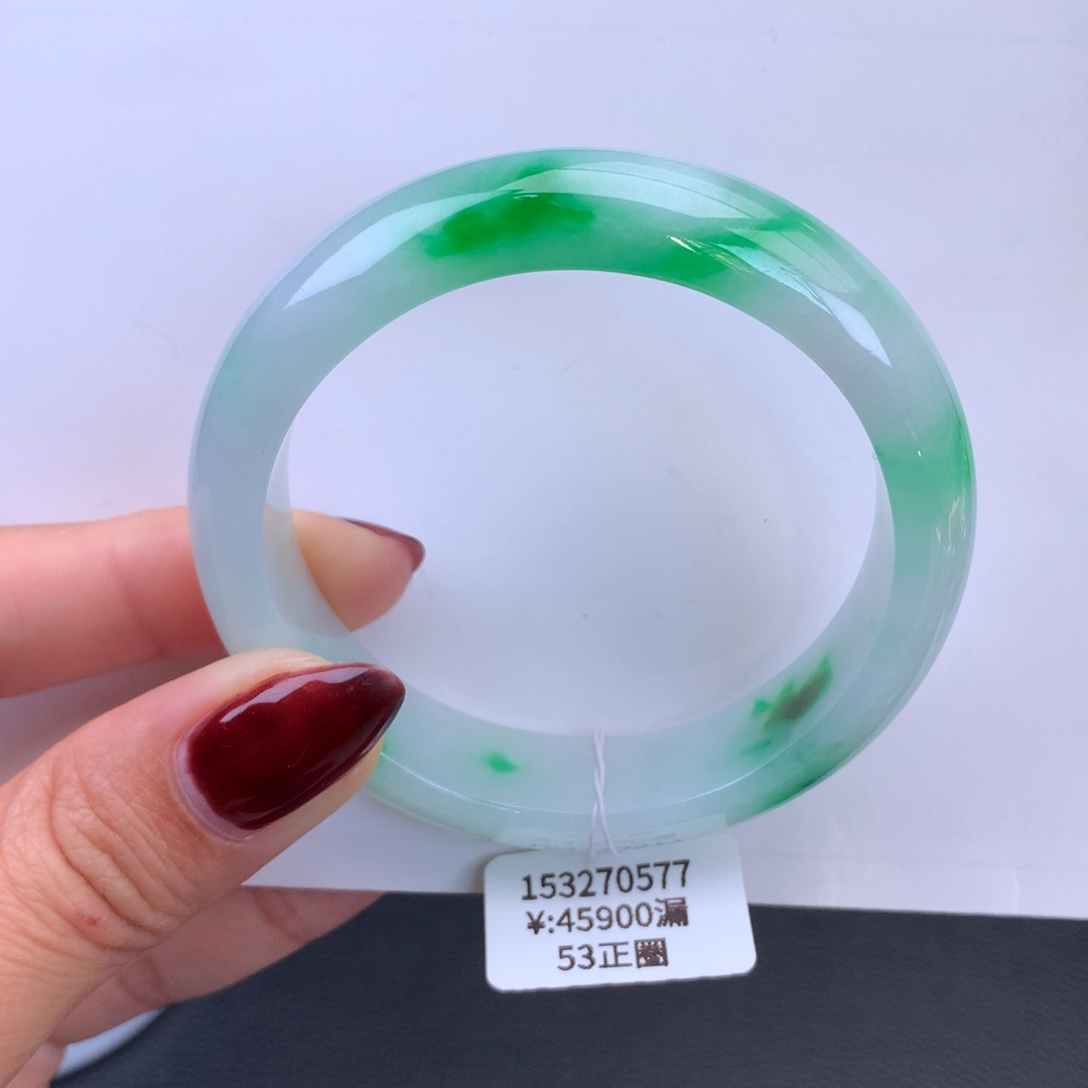 翡翠手镯未镶嵌细糯化白底飘翠手镯（有纹）