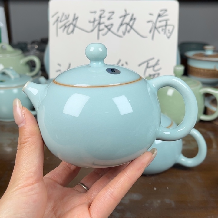5号天青色西施壶不完美