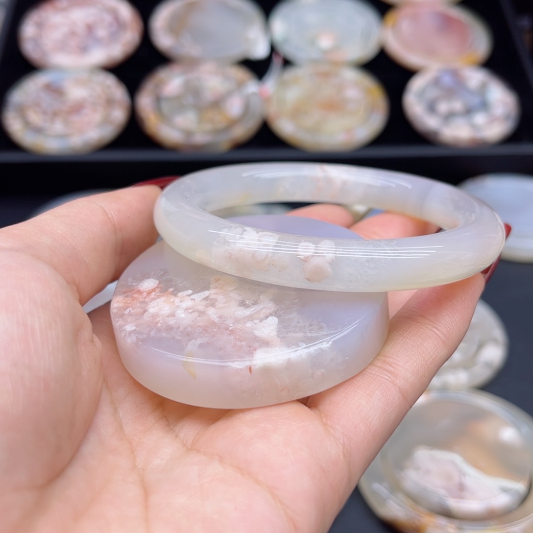 玛瑙/玉髓手镯未镶嵌57