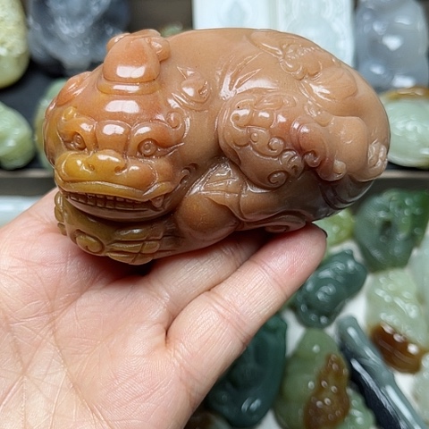 和田玉颈饰未镶嵌龍**人