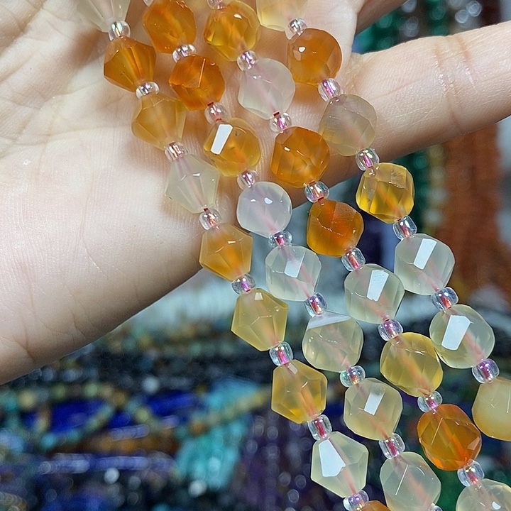 玛瑙/玉髓未镶嵌珠宝半成品天然玛瑙扭扭珠卡8mm一条