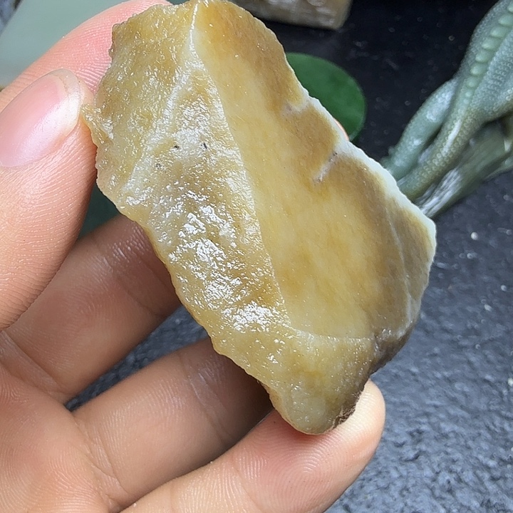 和田玉（糖玉）未镶嵌珠宝奇石
