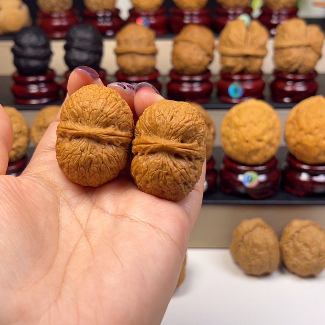 文玩核桃把件花生元宝W5