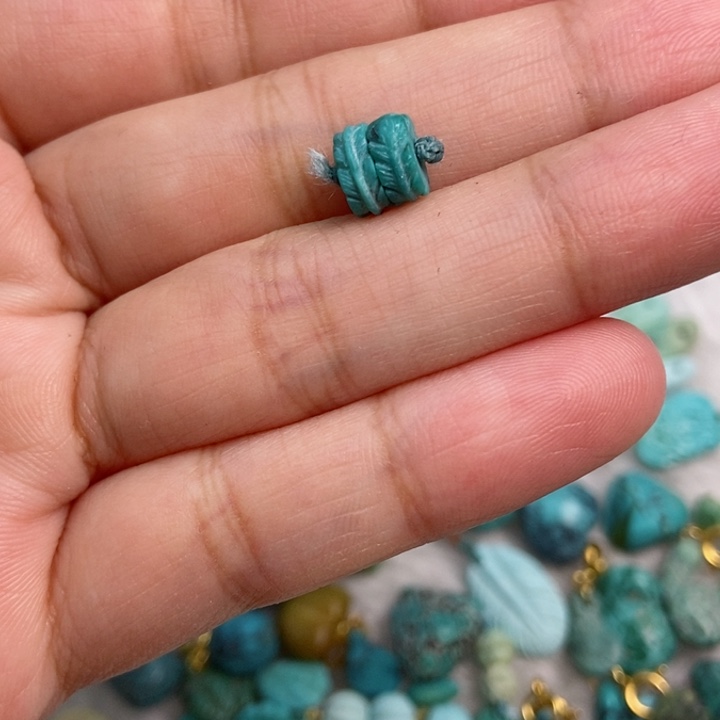 薄***糖南红玛瑙未镶嵌珠宝奇石