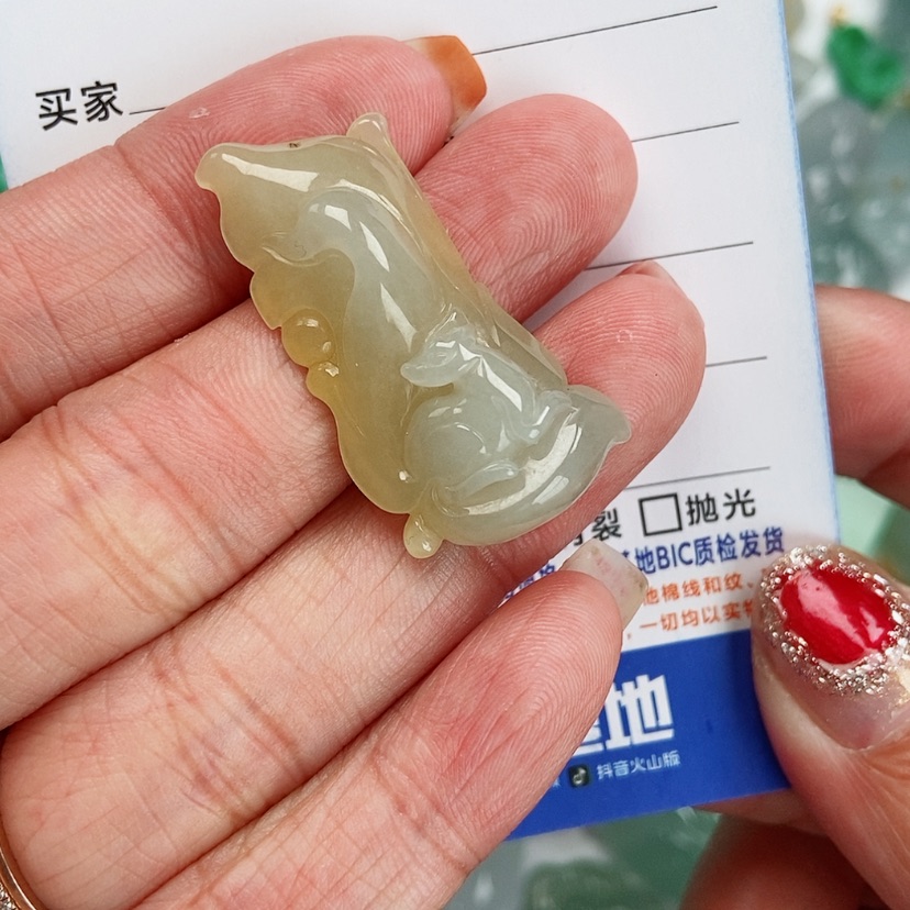 【闪购商品】翡翠颈饰未镶嵌九尾狐