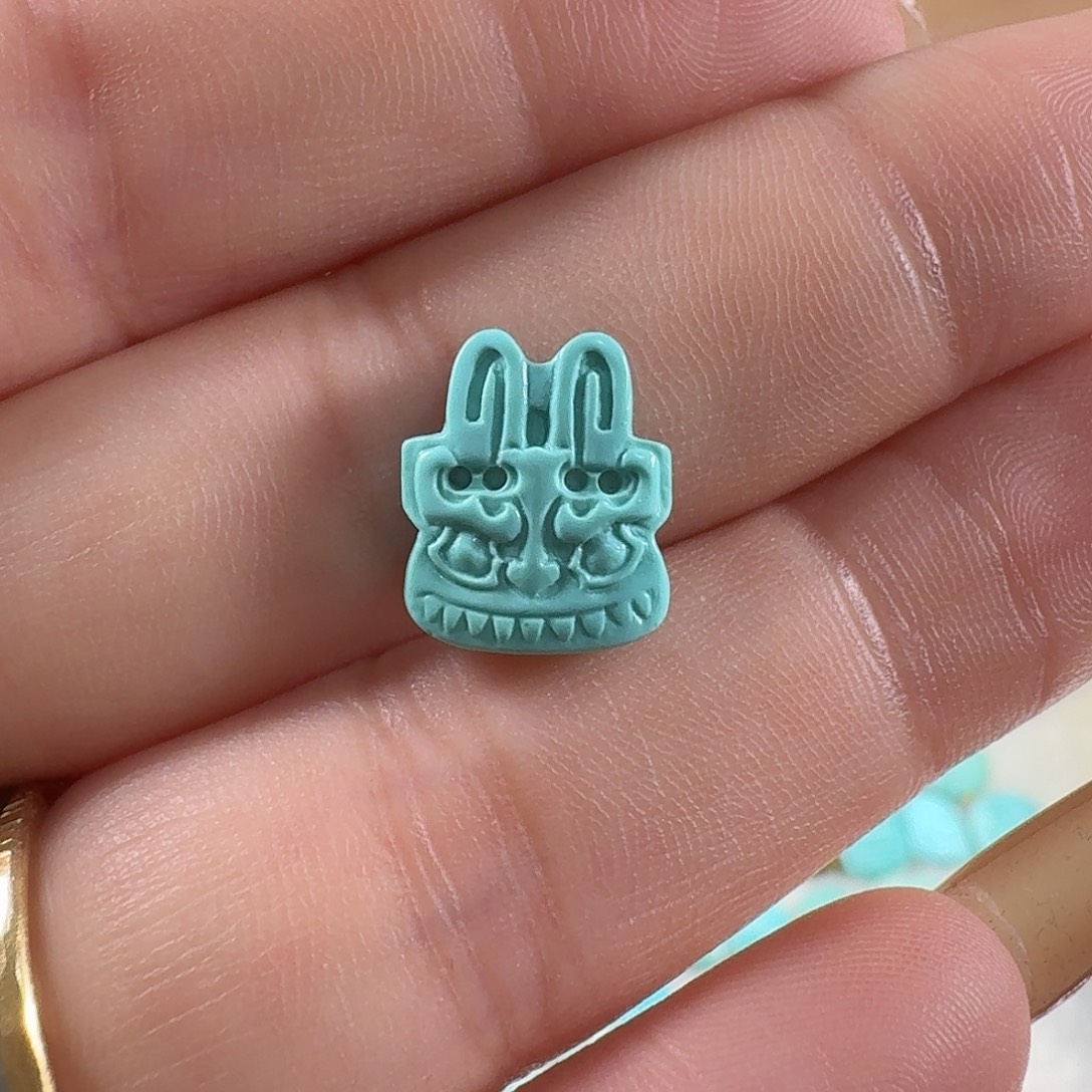 绿松石未镶嵌颈饰