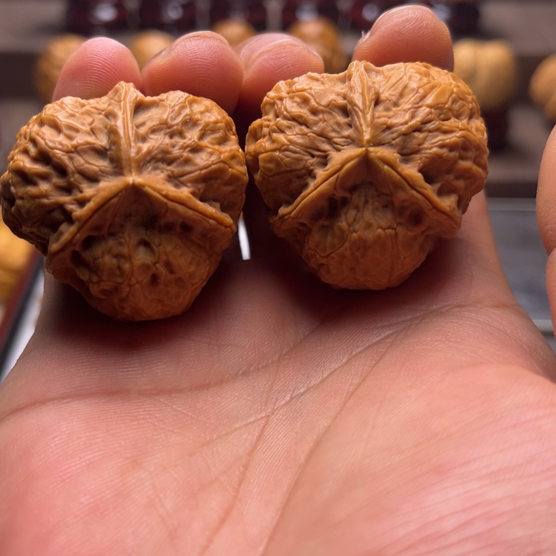 文玩核桃吊坠三棱3¥