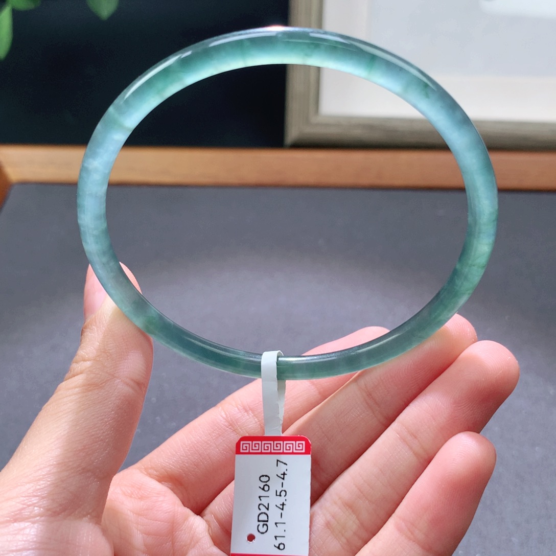 翡翠手镯未镶嵌天然翡翠手镯