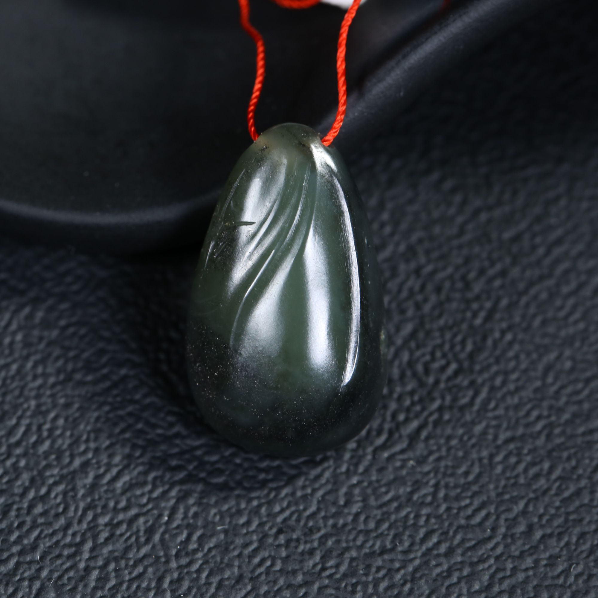 和田玉沙枣青-随型挂件