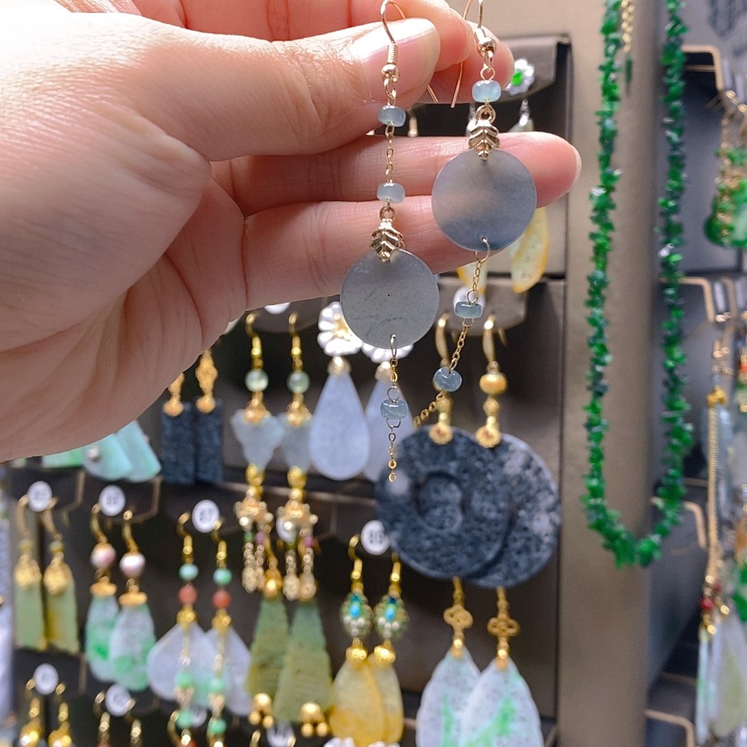 未镶嵌翡翠耳饰翡翠