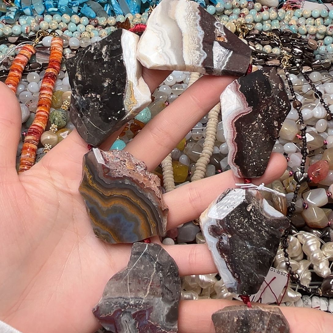 玛瑙/玉髓合金珠宝半成品V174。天然进口莫斯科玛瑙切片一条/拍二