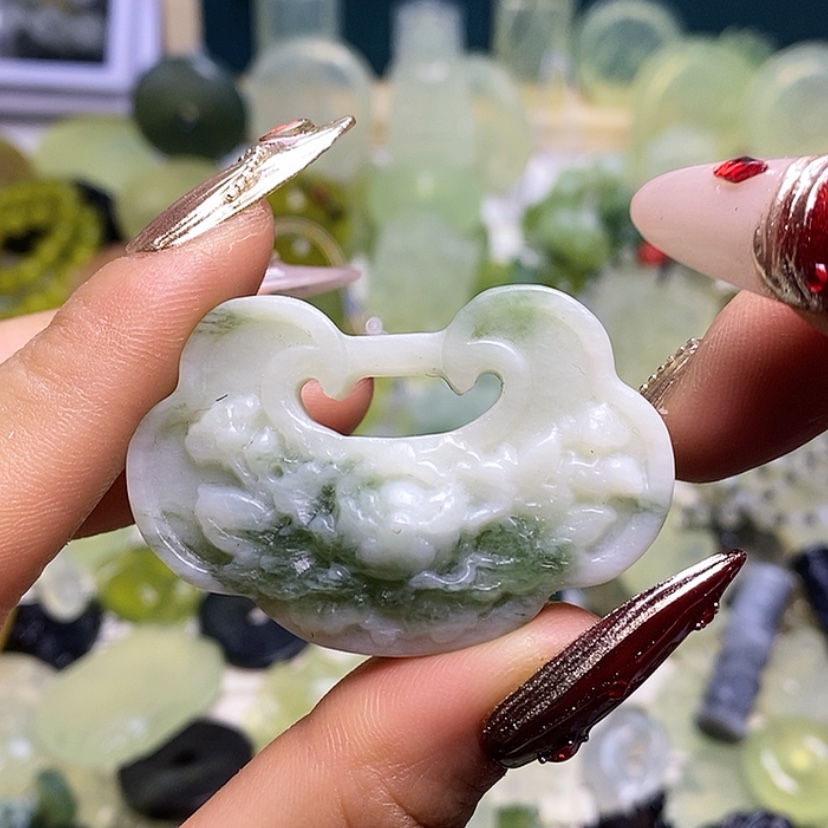 【闪购商品】蛇纹石玉颈饰未镶嵌