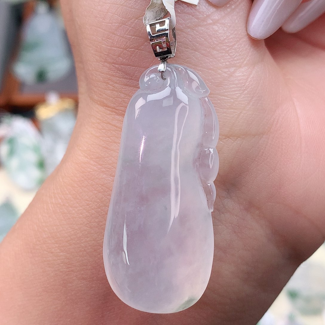 颈饰18K金镶嵌翡翠瓜