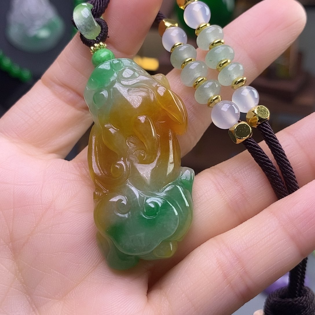 吊坠(赠链)未镶嵌翡翠