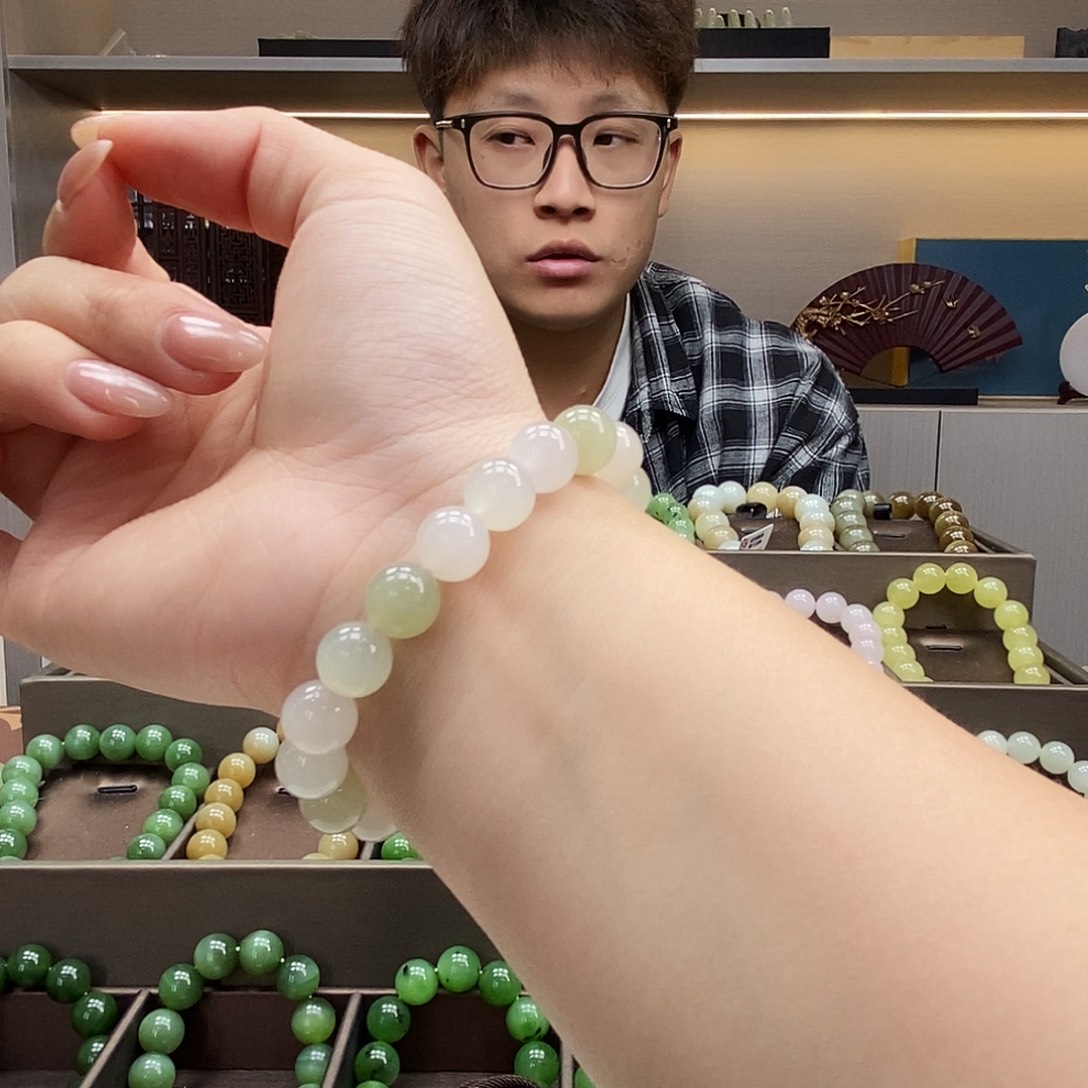 和田玉未镶嵌手串10多宝