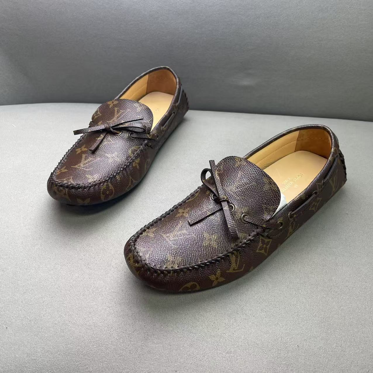 未使用 LouisVuitton/路易威登 棕色皮面老花豆豆鞋 41码/全新