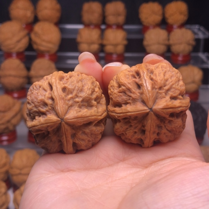 文玩核桃吊坠27粗筋四楞